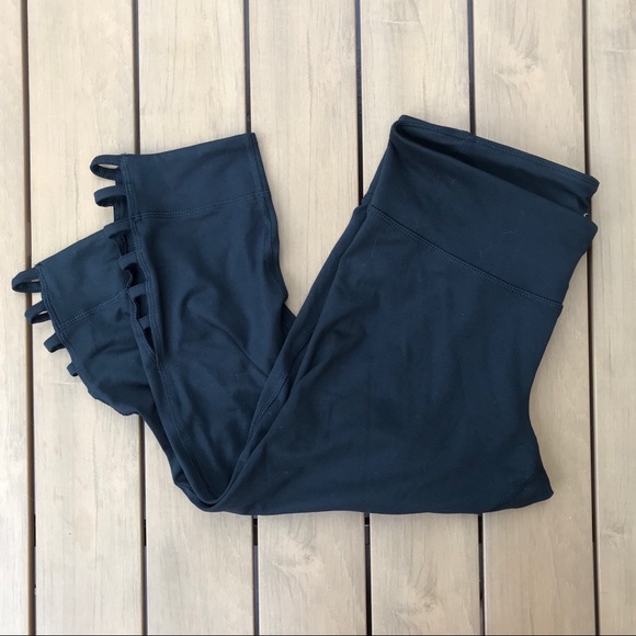 Target Champion Duo Dry Capri Leggings - Picture 3 of 7